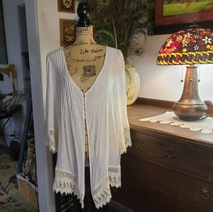 White lace 3/4 sleeves cover up top